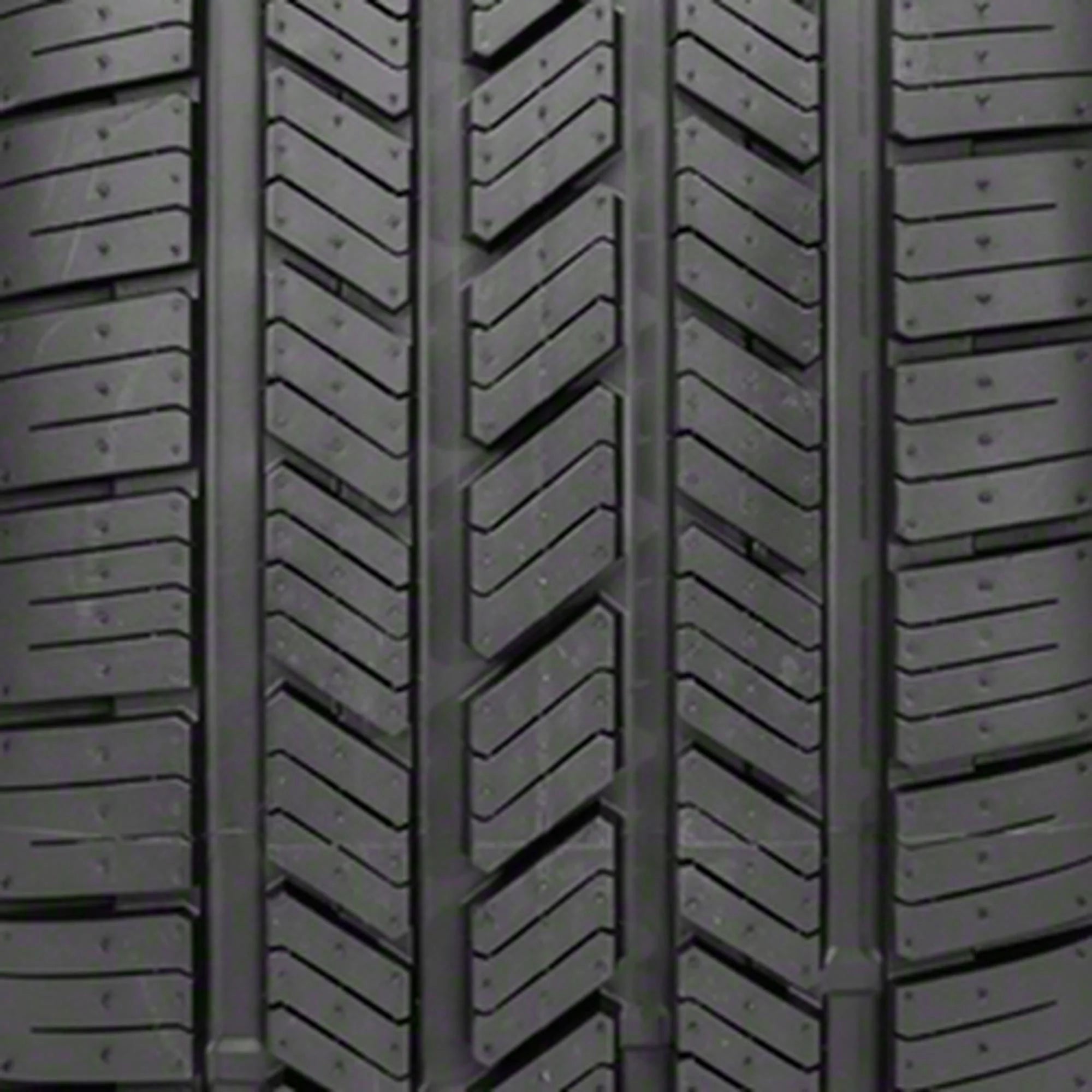 Full-season P275/55R20 111S passenger tires