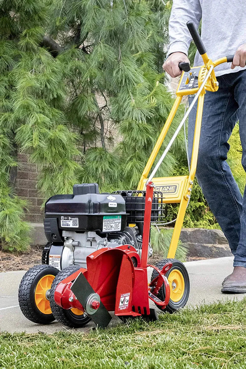 101-5.5GT-7Gas Powered Lawn Edger, 5.50 Gross Torque/3.5 HP B&S Engine 7  Wheels